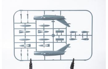 Сборная модель истребитель MiGG-15bis