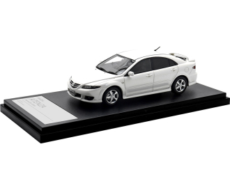 MAZDA Atenza Sports 23S (2002), snowflake white pearl mica