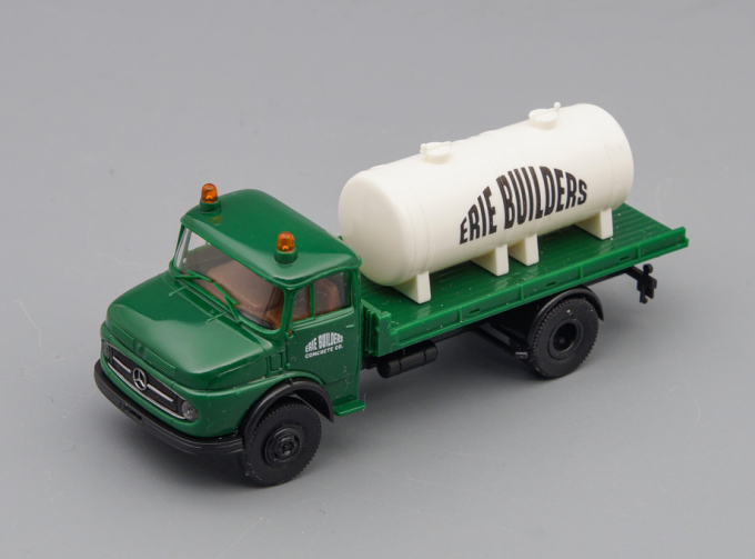 MERCEDES-BENZ L 322 "Erie-Builders", green / white