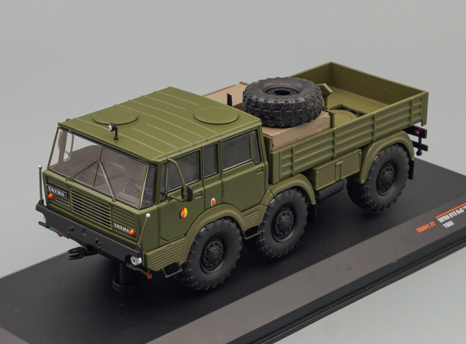 TATRA 813 TP 6x6 балластный тягач Народной армии ГДР (1968), Dark Olive