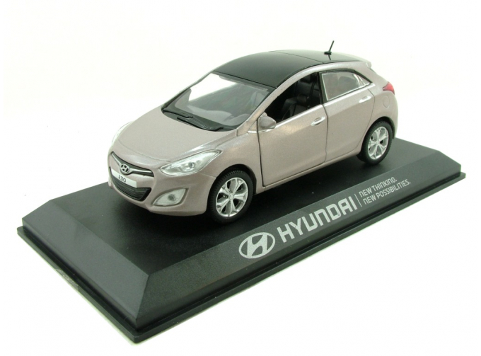 HYUNDAI i30 (2012), light pink