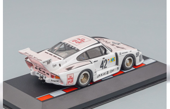 PORSCHE 935 K3 1980, pink / white