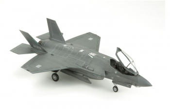 Сборная модель Lockheed Martin F-35A Lightning II Fighter JASDF