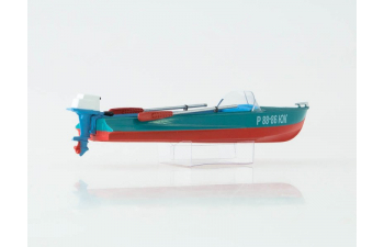 Лодка Казанка-М с вёслами и ПЛМ Вихрь