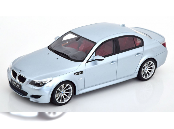 BMW M5 E60 Saloon (2008), silver