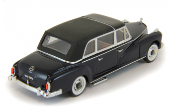 MERCEDES-BENZ 300D Limousine (1960), dark blue