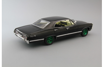 (Уценка!) CHEVROLET Impala Sport Sedan с открывающимся багажником (из телесериала "Сверхъестественное") 1967 Black (Greenlight)