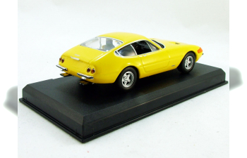 FERRARI 365 GTB/4 Daytona, yellow