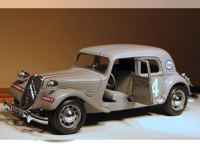 CITROEN 15 cv TA (1938), grey