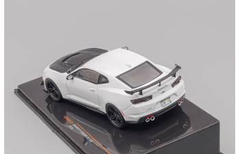 CHEVROLET Camaro ZL1 1LE (2019), white / black