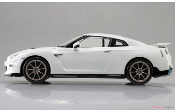 Сборная модель Nissan GT-R R35 (2024), Brilliant White Pearl