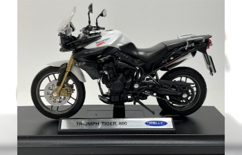 TRIUMPH Tiger 800 (2010), Black White