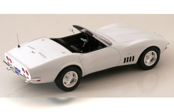 CHEVROLET Corvette C3 Convertible (1969), white