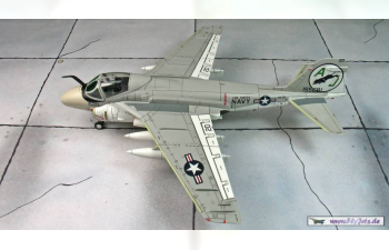 Grumman KA-6D Intruder Diecast Model USN VA-35 Black Panthers AJ520 USS Nimitz 1978 (Wings of Heroes)