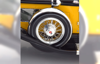 DUESENBERG Model SJ Tourster Derham 1932, yellow / black