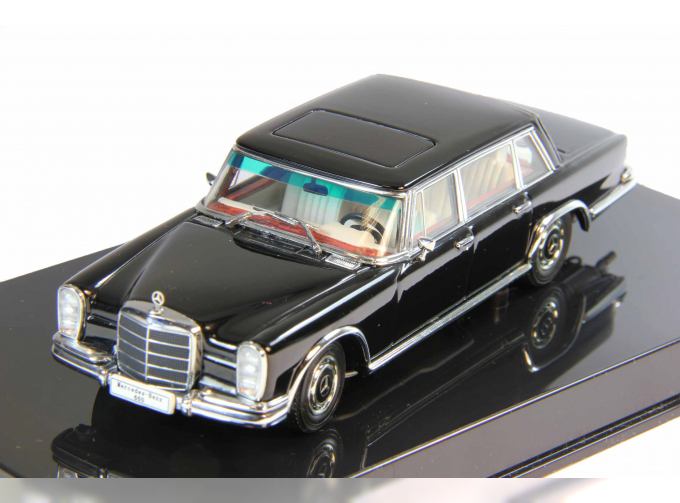 MERCEDES-BENZ 600 SWB (1964), black