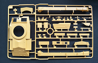 Сборная модель CRUSIER TANK Mk.II/IIA/IIA CS British crusier tank A 10 Mk.I/IA/IA/ CS (3in1)