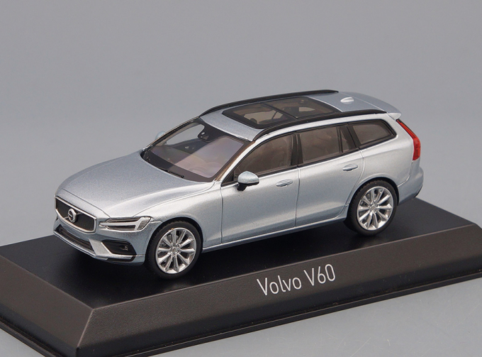 VOLVO V60 (2018), bright silver