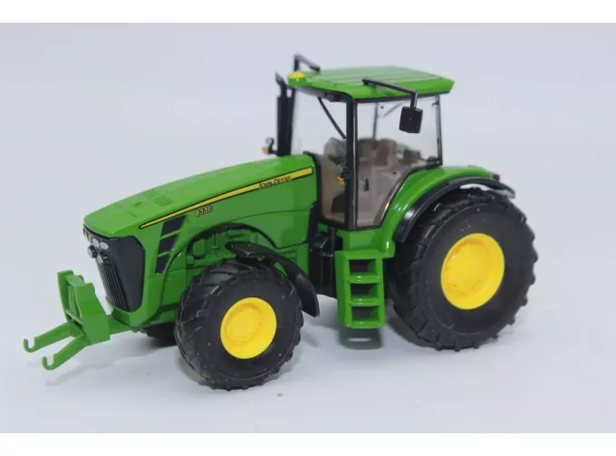 John Deere 8330, green