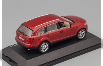 Audi Q7 granatred metallic