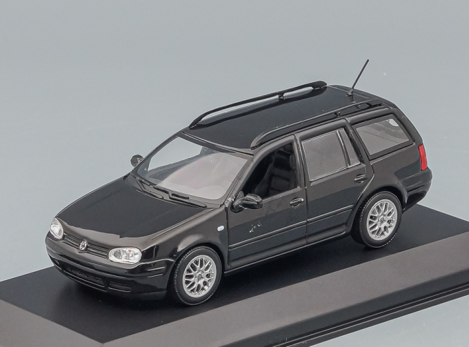 VOLKSWAGEN Golf Variant, black