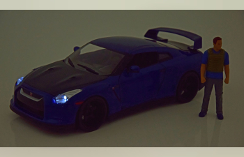 NISSAN GT-R (R35), blaumetallic/carbon