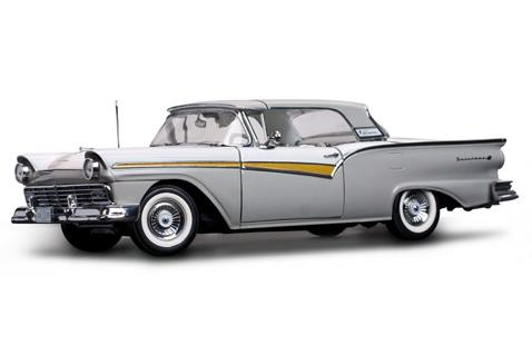 FORD Fairlane 500 Skyliner (1957), Wood Smoke Gray/Colonial White