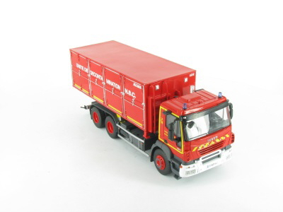 IVECO Trakker VPCE Unité Décontamination SDIS 54, красный