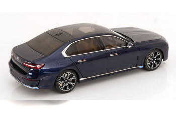 BMW i7 (2022), darkblue-metallic