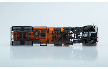 Камский грузовик 54112 с полуприцепом НЕФАЗ-96742 (Топливозаправщик), оранжевый