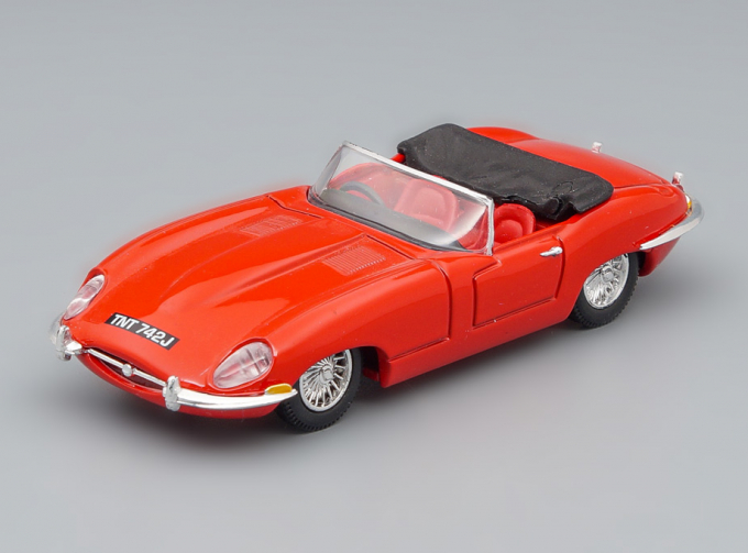 JAGUAR E-type, red