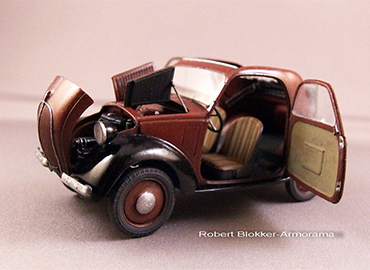 Сборная модель Italian Light Civilian Car (Open Top) w/Lady & Dog