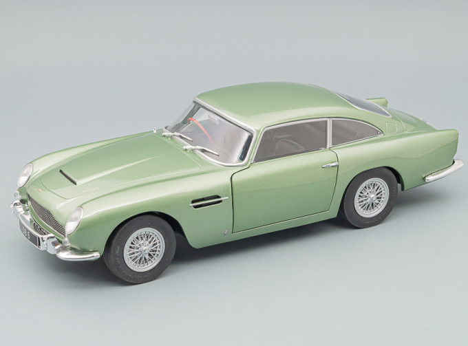 ASTON MARTIN DB5 (1964), light green-metallic