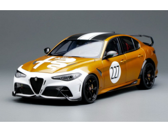 ALFA ROMEO GIULIA GTAm №227 Racing (2021), gold/white