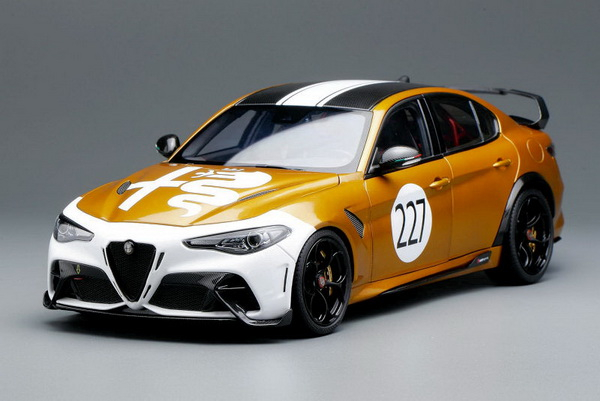 ALFA ROMEO GIULIA GTAm №227 Racing (2021), gold/white