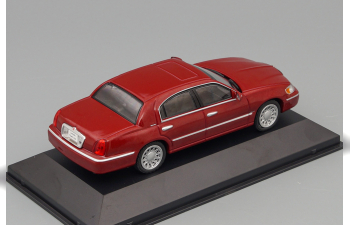 LINCOLN Town Car 2000, red