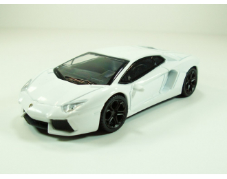 LAMBORGHINI Aventador, white