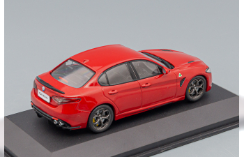 ALFA ROMEO Giulia Quadrifoglio (2019), Red