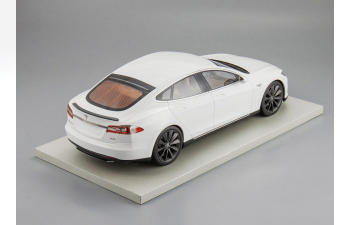 Tesla Model S 2012 (white)