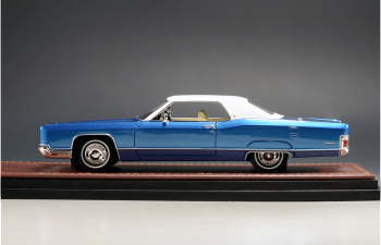 LINCOLN Continental Coupe (1970) Medium Blue Irid