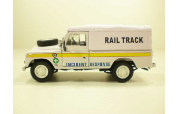 LAND ROVER Series III 109 Rail Track, 251XND 1:43, белый