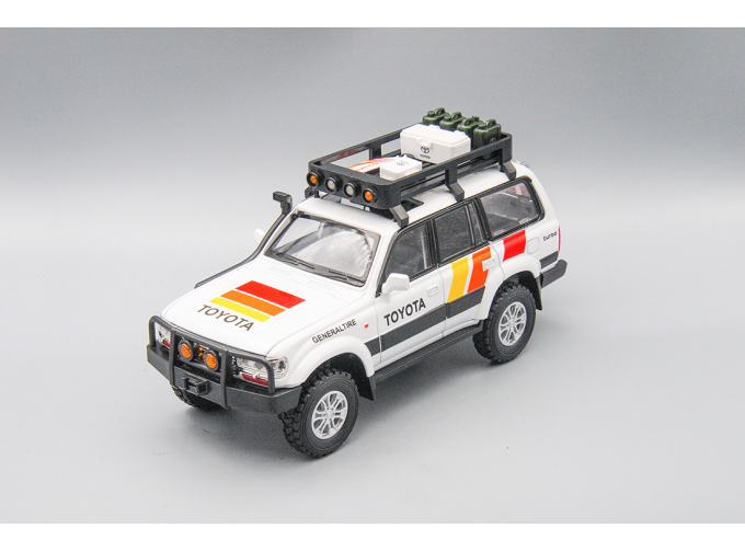 TOYOTA Land Cruiser 80 (Safari Edition), белый, 21 см