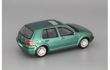 VOLKSWAGEN Golf IV, зеленый