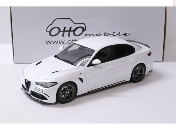 ALFA Romeo Giulia Quadrifoglio (2019), white