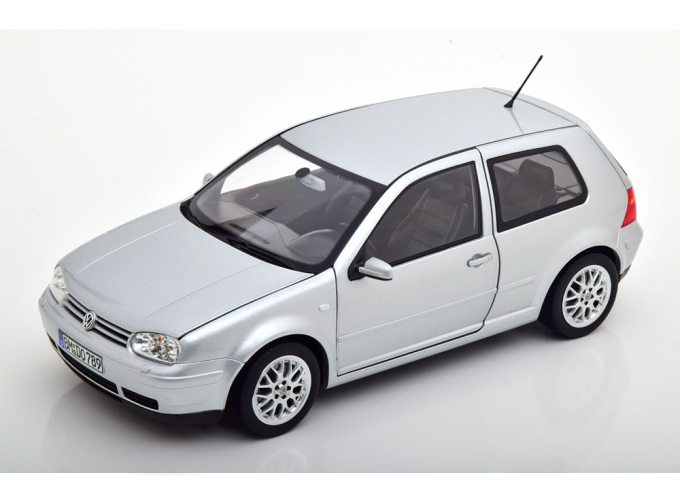 VOLKSWAGEN Golf 4 GTI (1998), silber