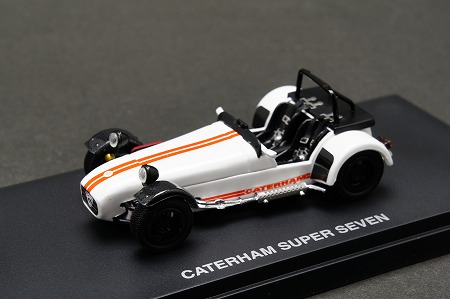 CATERHAM Super 7, white cycle fender 