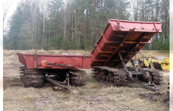 МТП-24Б прицеп гусеничный, красный