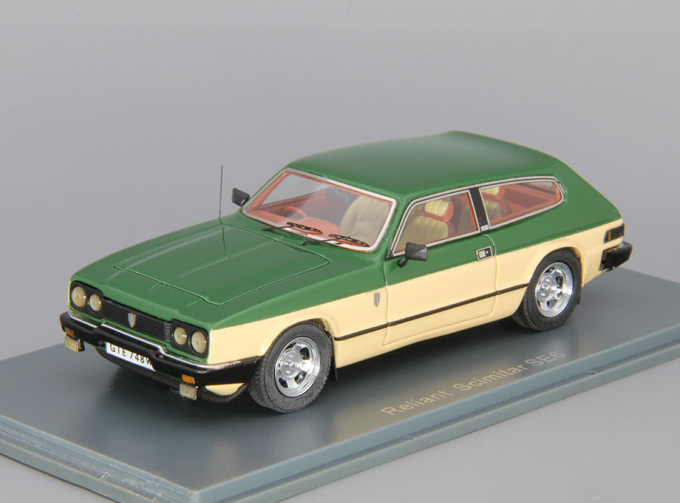 RELIANT Scimitar SE6, green / beige