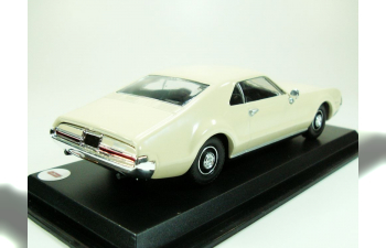 OLDSMOBILE Toronado, CAR collection 1:43, бежевый