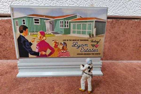 Назад в Будущее: Рекламный щит / *Back to the Future* Lyon States Big Letter Option B